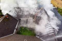 Zehn Feuerwehren bekämpfen Großbrand in Schönau